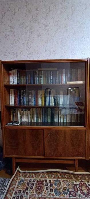 Сервант 2 шт  б/у отдам даром