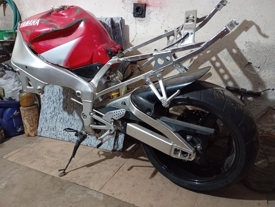 Ямаха YZF R1 пистов