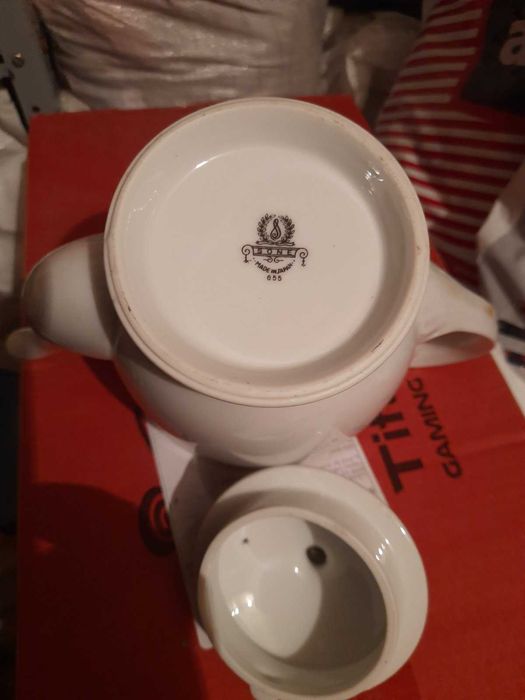 Красив старинен чайник японски порцелан в идеално съсътояние