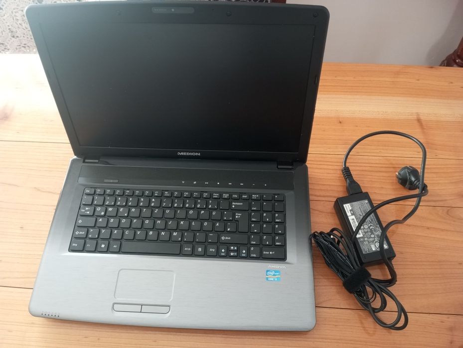 Laptop Medion 17.3 în Windows 10