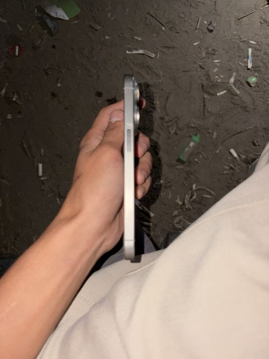 iPhone 15 Pro в хорошем состоянии