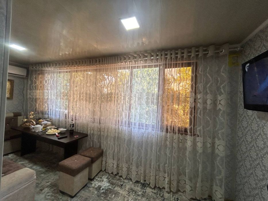 Срочно продается 4х комнат кв 10 м.район