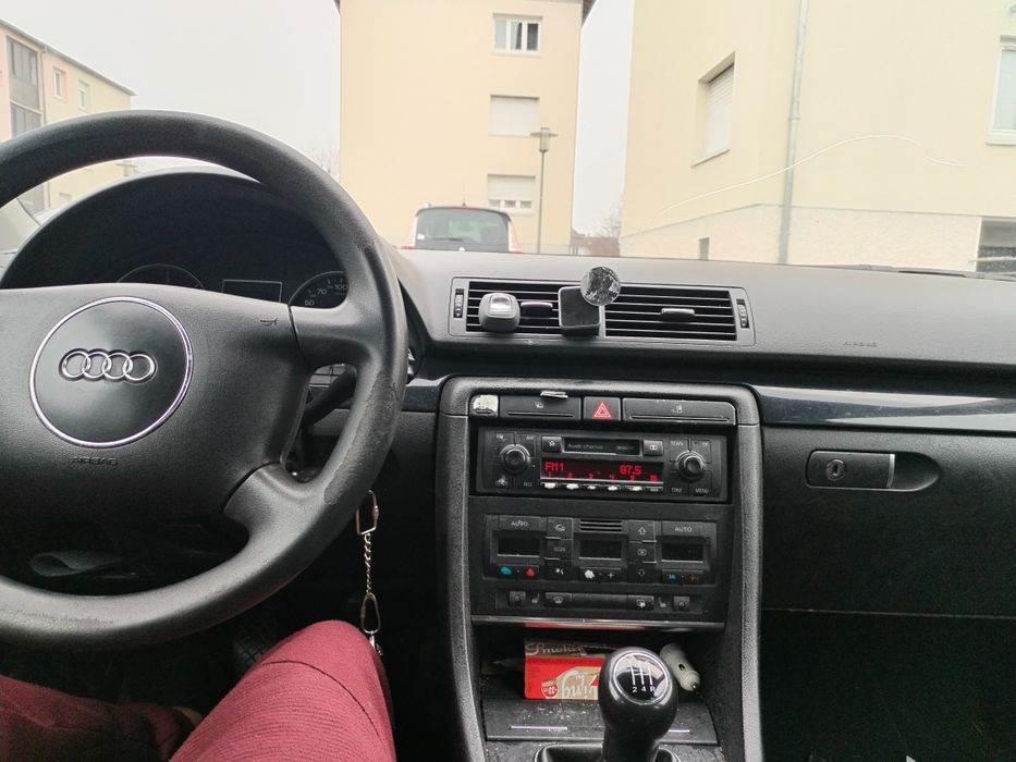 Vând sau schimb Audi a4 19 tdi 101 cp