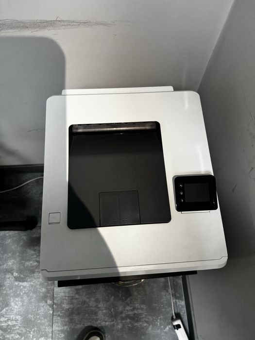 HP Color LaserJet Pro M454dw