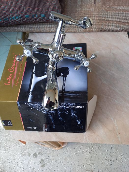 Батерия смесител за кухя и баня