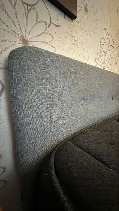 Кровать с матрасом