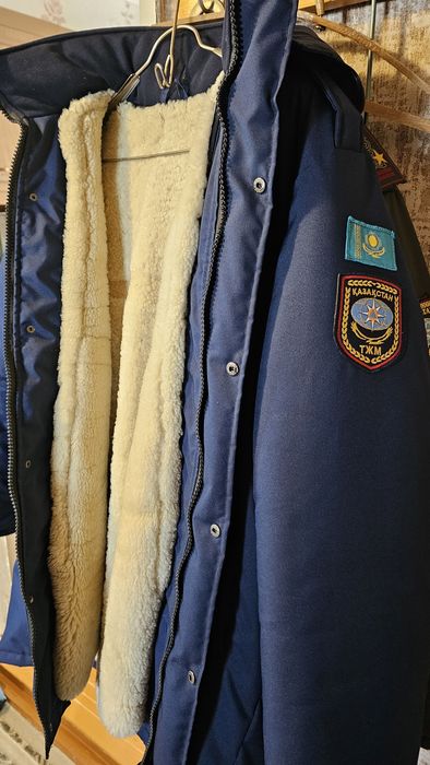 Продам куртку новую.