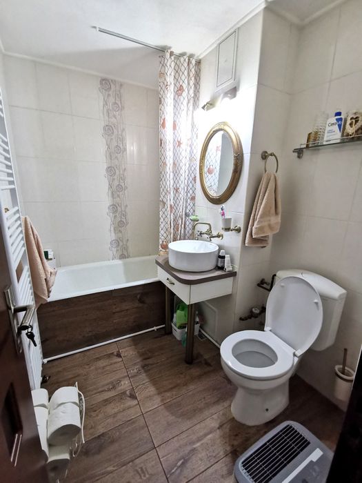 Vand apartament 3 camere, et 1