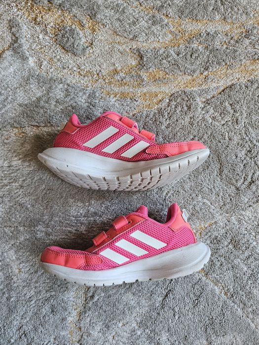 Детски маратонки 30 лева общо - adidas и декатлон