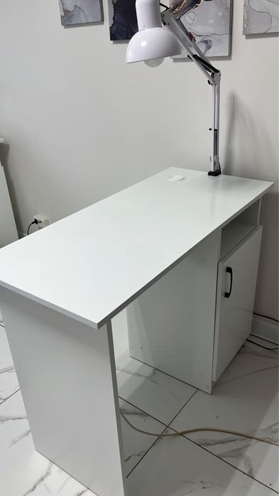 Продам маникюрный стол