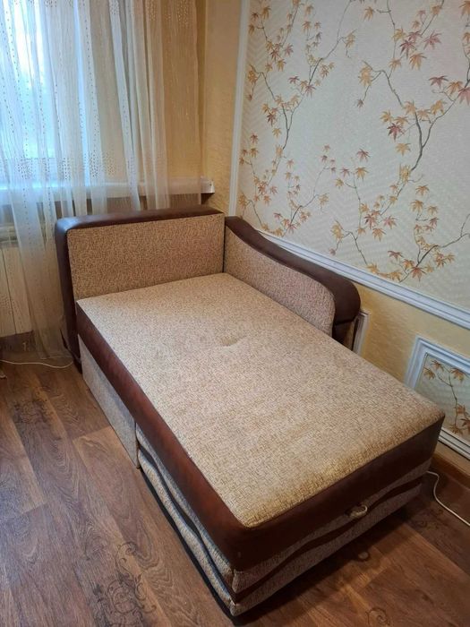 Идеальная,практичная Тахта с кожаными вставками. Комфортная и удобная!