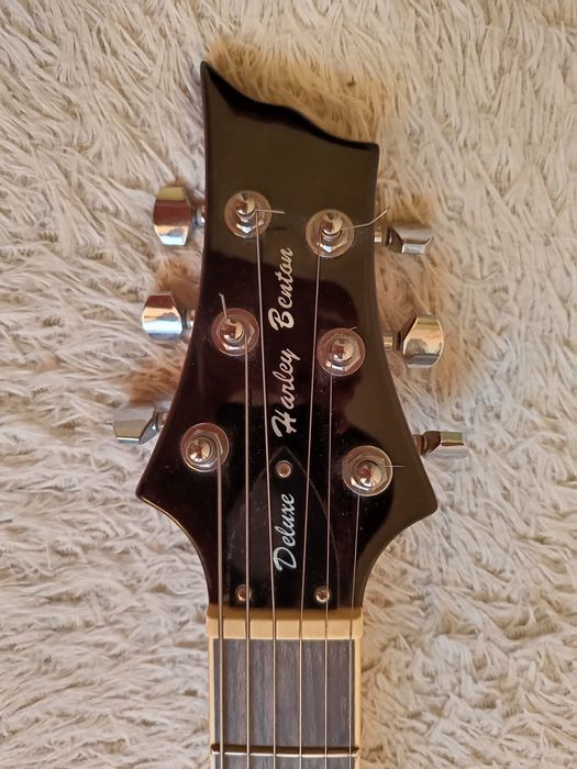 Продам электрогитару.