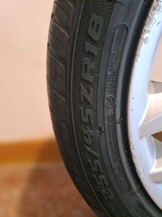 Vând un set de jante BMW X3, R18, cu cauciucuri de vară stare buna !!