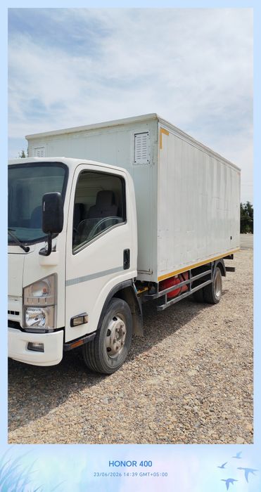 Isuzi avtobusda yig'ilgan