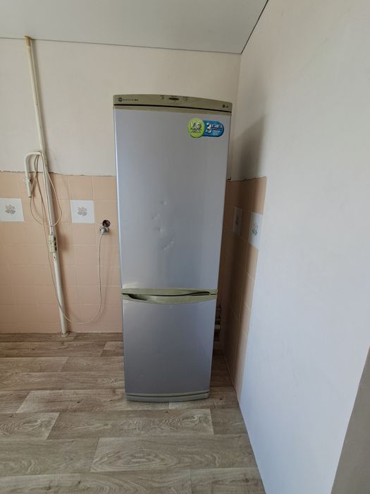 Продам холодильник LG