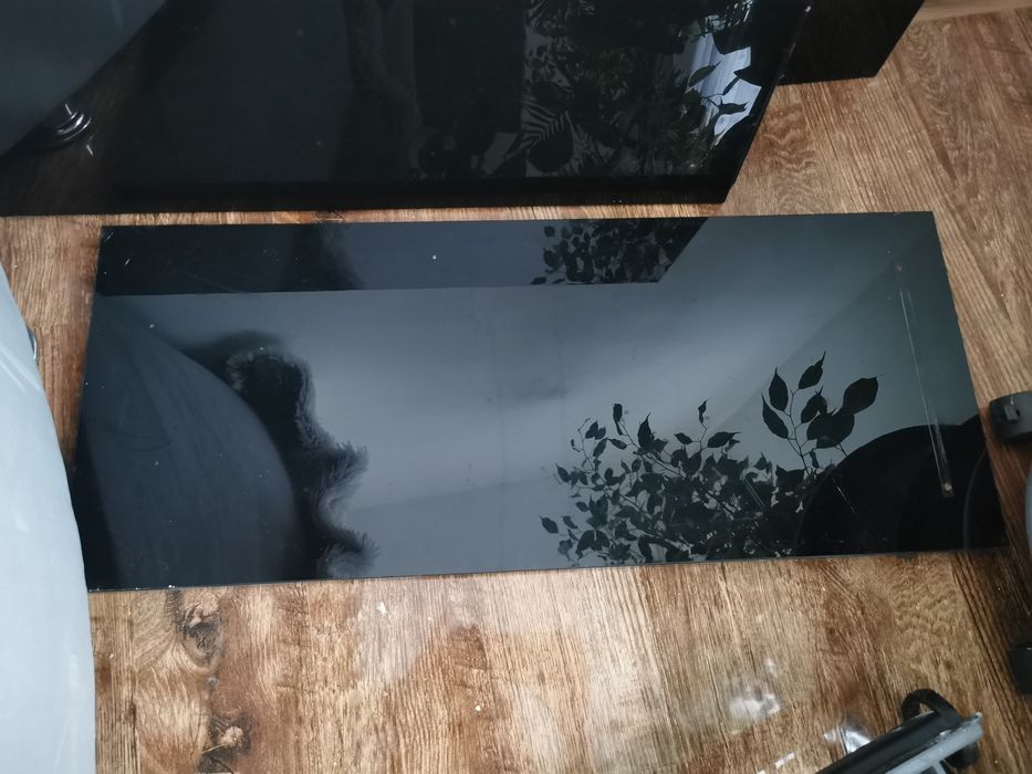 Uși din MDF negru lucios