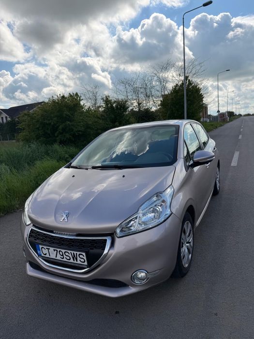 Autoturism Peugeot 208 in stare foarte buna