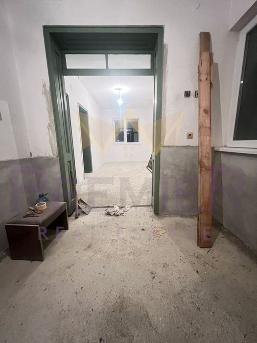 Продава се Къща в с. Партизани, Област Варна - 240 кв.м за 250 €/кв.м - Снимка #2