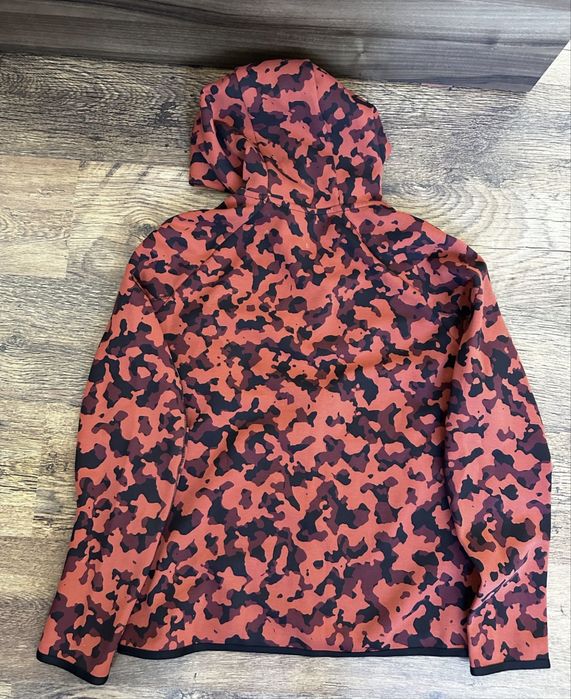 Nike Sportswear Tech Fleece Top Red Camo