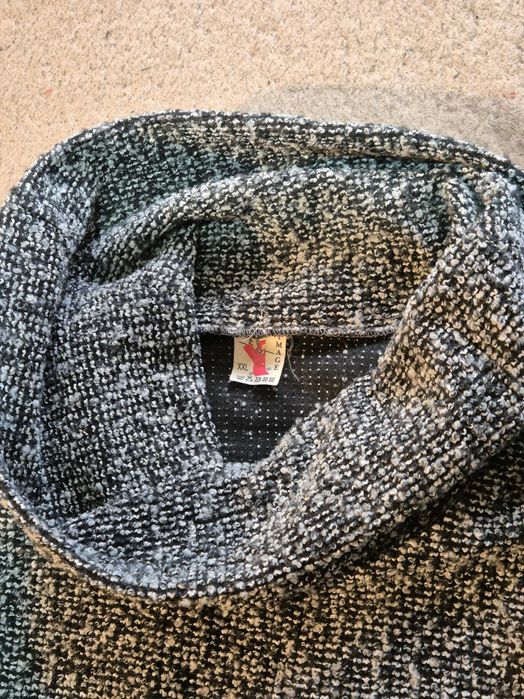 Rochie tricotată cu croială evazată și guler înalt, marimea XXL