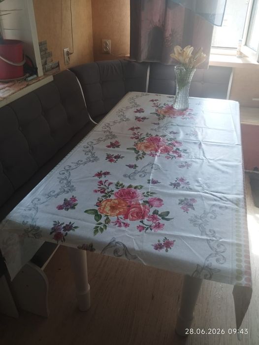 Продам стол кухонный