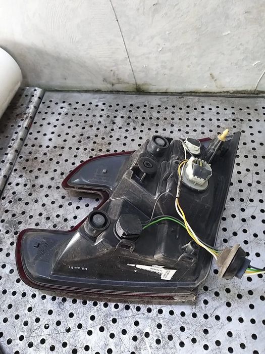 Stop tripla lampa stanga haion renault megane 3 89319411
