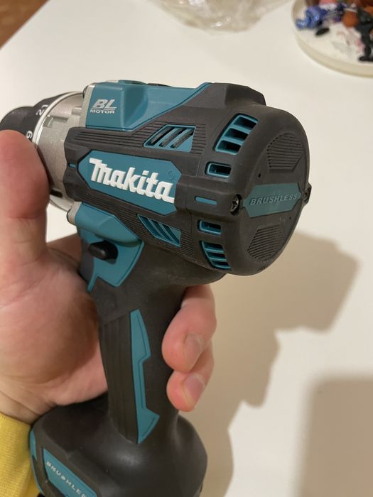 Продам Makita DDF486Z