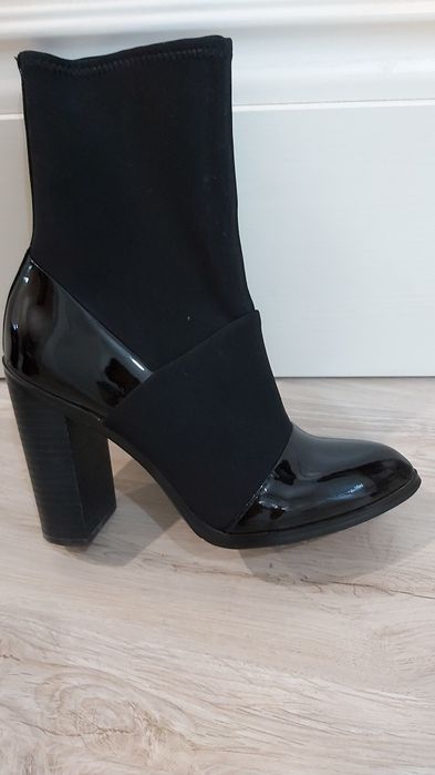 Продам демисезонные ботинки