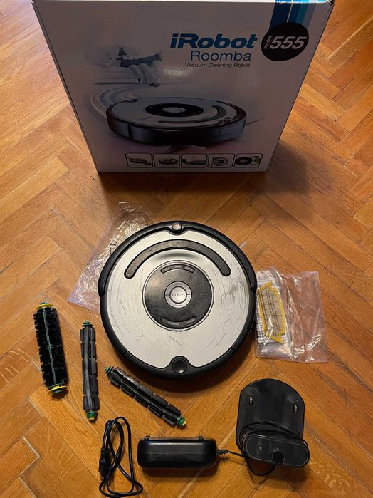 iRobot Roomba 555 с нова 5200 mAh Li-ion батерия и резервни четки.
