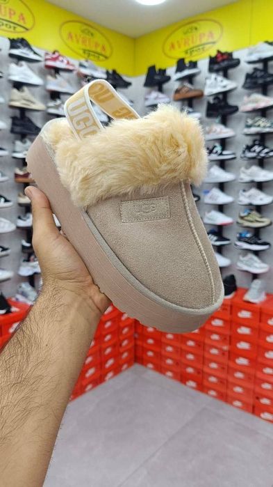Ugg-uri diferite modele