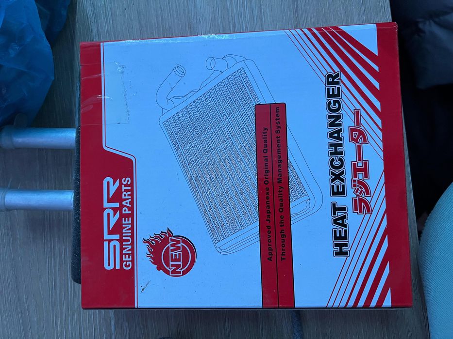 Продам радиатор печки Space wagon новый