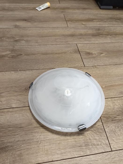 Лампи, плафони, лунички, спотове за таван