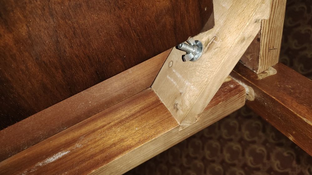 Столы для зала и кухни