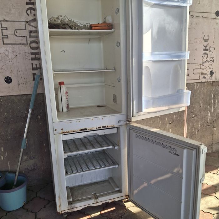 Продам холодильник