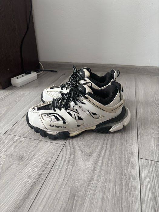 Balenciaga track