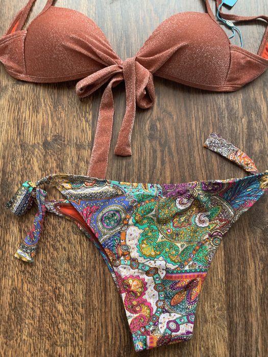 Costum de baie nou cu eticheta marimea M