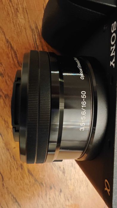Обектив Sony SEL 16-50mm f/3.5-5.6 PZ OSS II