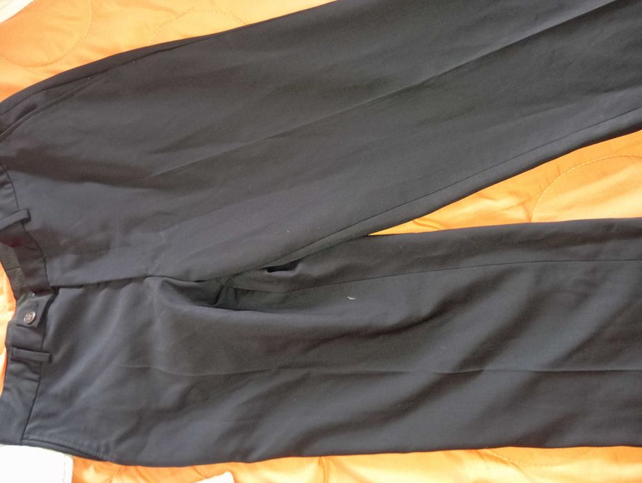 Продавам костюм за Аботюриент