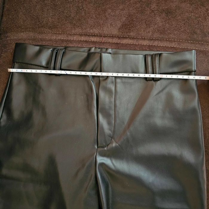 Чисто нов дамски черен лъскав кожен панталон "Zara" / "Зара", размер S