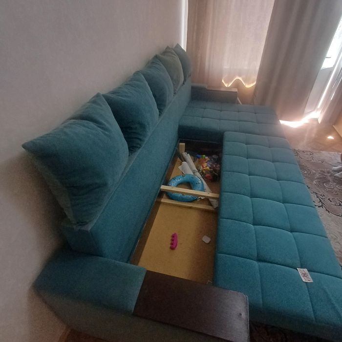Диван в очень хорошем сгстояний