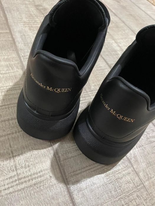 Alexander McQueen la DOAR 249 LEI