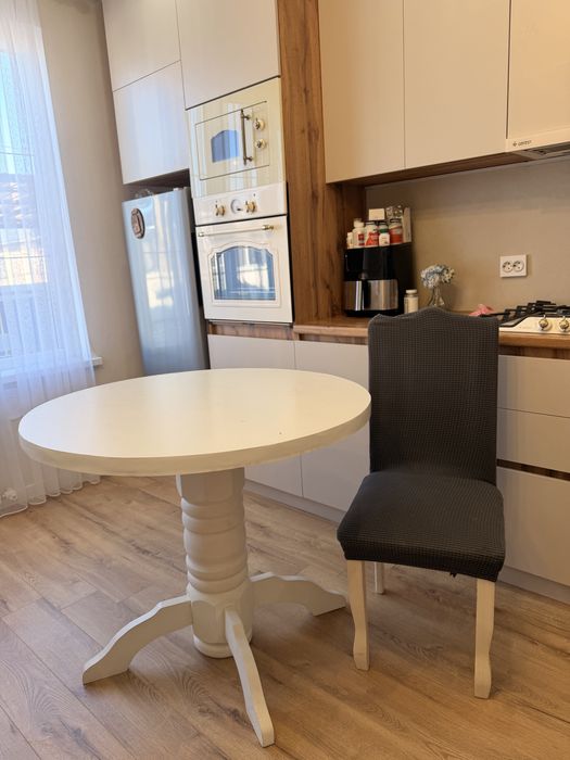 Продам стол со стульями