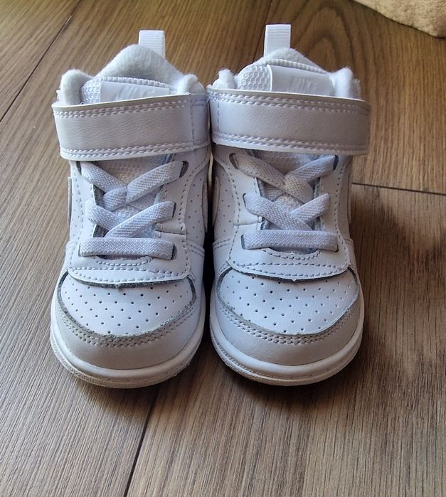 Adidași Nike marimea 21 in stare foarte buna