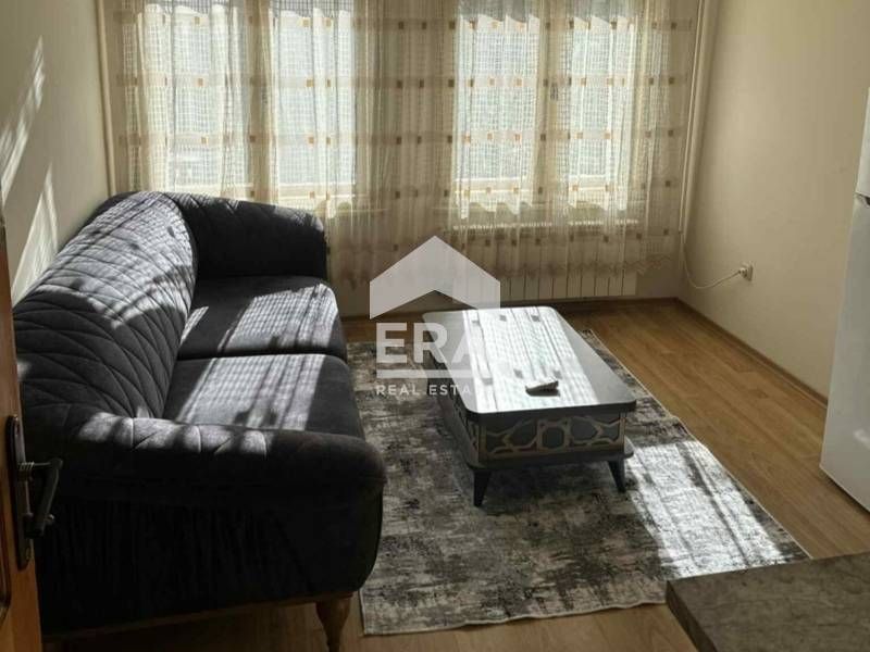 Дава се под наем Двустаен апартамент в Хасково, Център - 45 кв.м за 278.97 € - Снимка #1