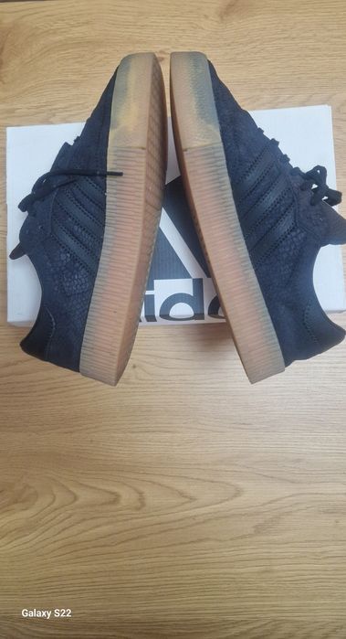 Vand pantofi sport Adidas colectie.