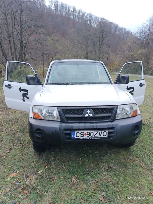 Vând Mitsubishi pajero