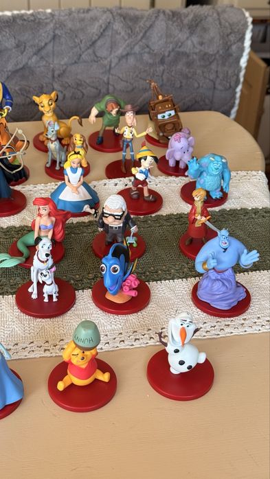 Disney фигурки + книжка