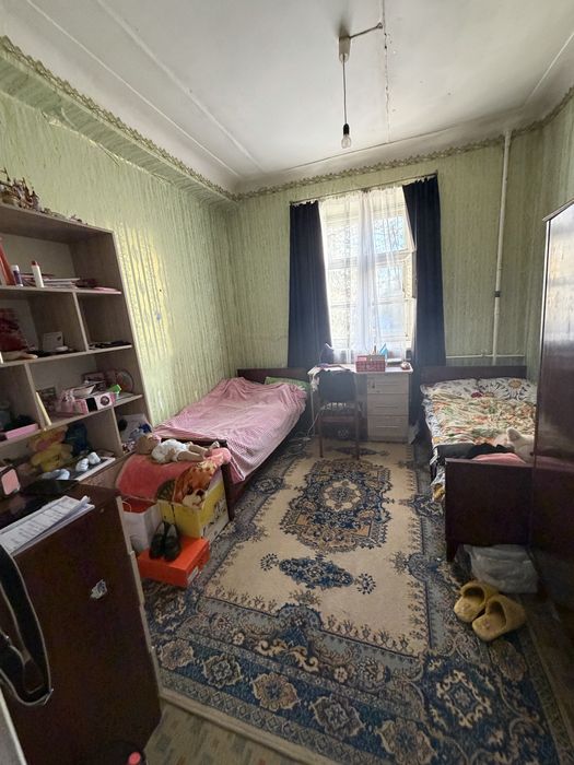 Продам 2 комн. квартиру в районе нового рынка ЦОТ, по ул.Заводская