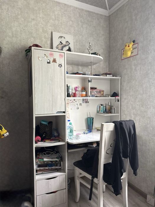 Шкаф и компьютерный стол