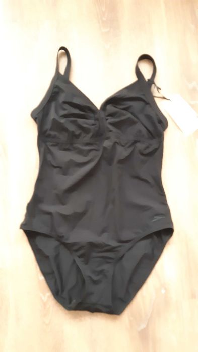 два Speedo Нов М размер цял бански